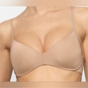 NWT SKIMS Wireless Form Push Up Pushup Bra - CLAY 34C